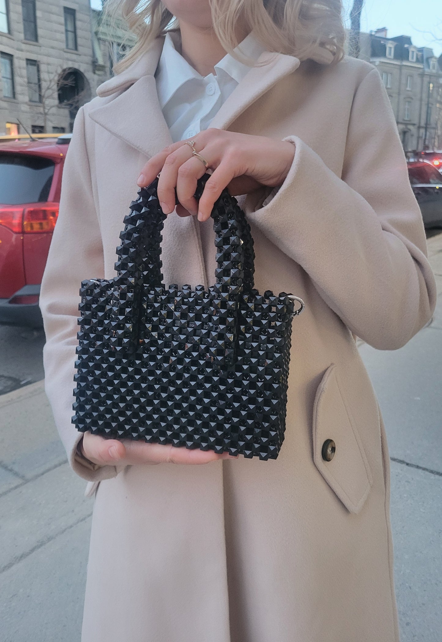 Elegant Noir - Chic black Beaded Handbag