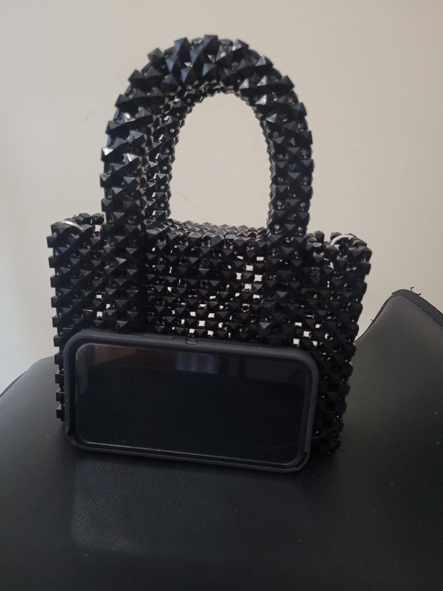 Elegant Noir - Chic black Beaded Handbag