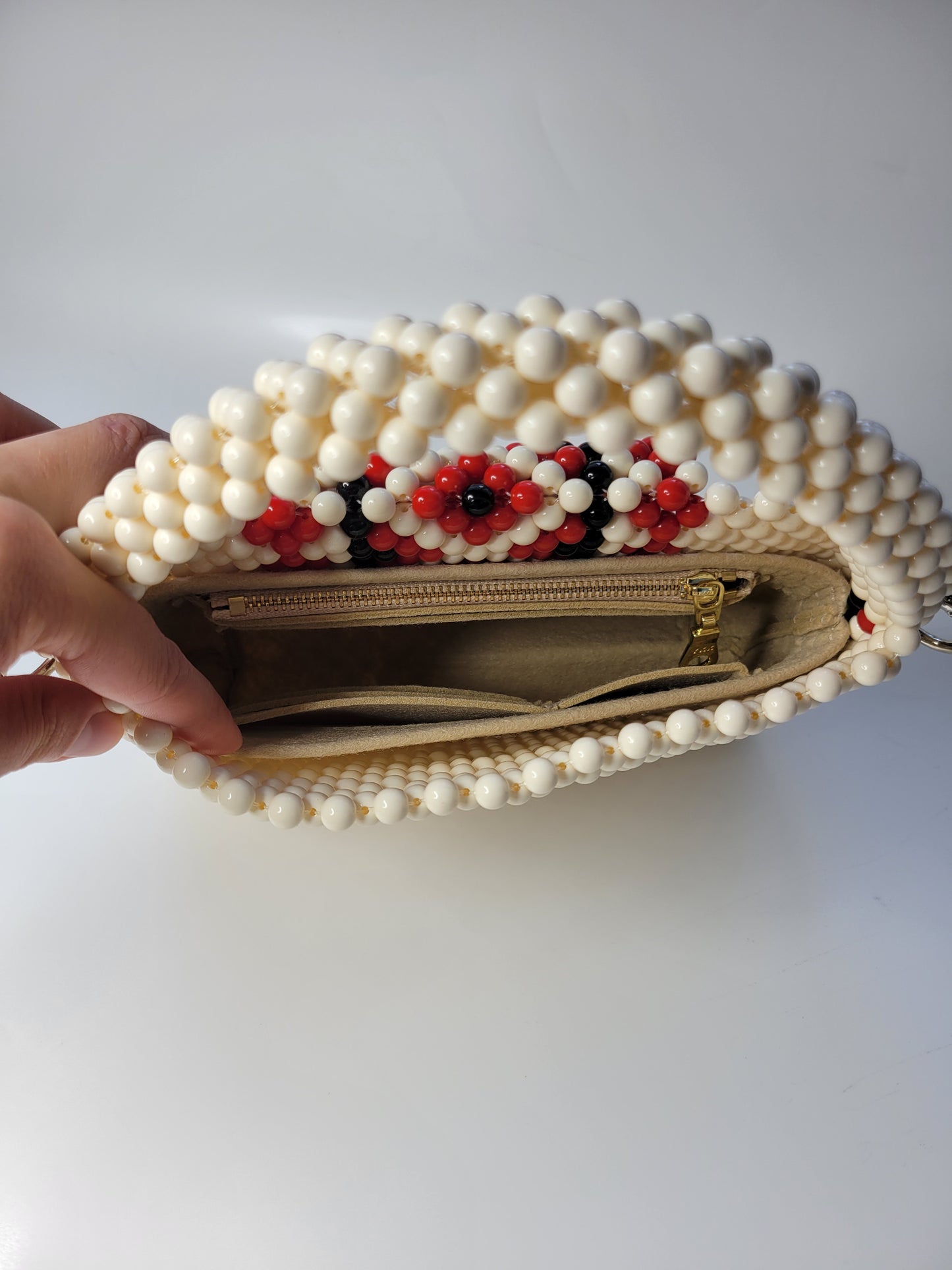 Vyshyvanka Beige – Beaded Handbag with Inner Pouch