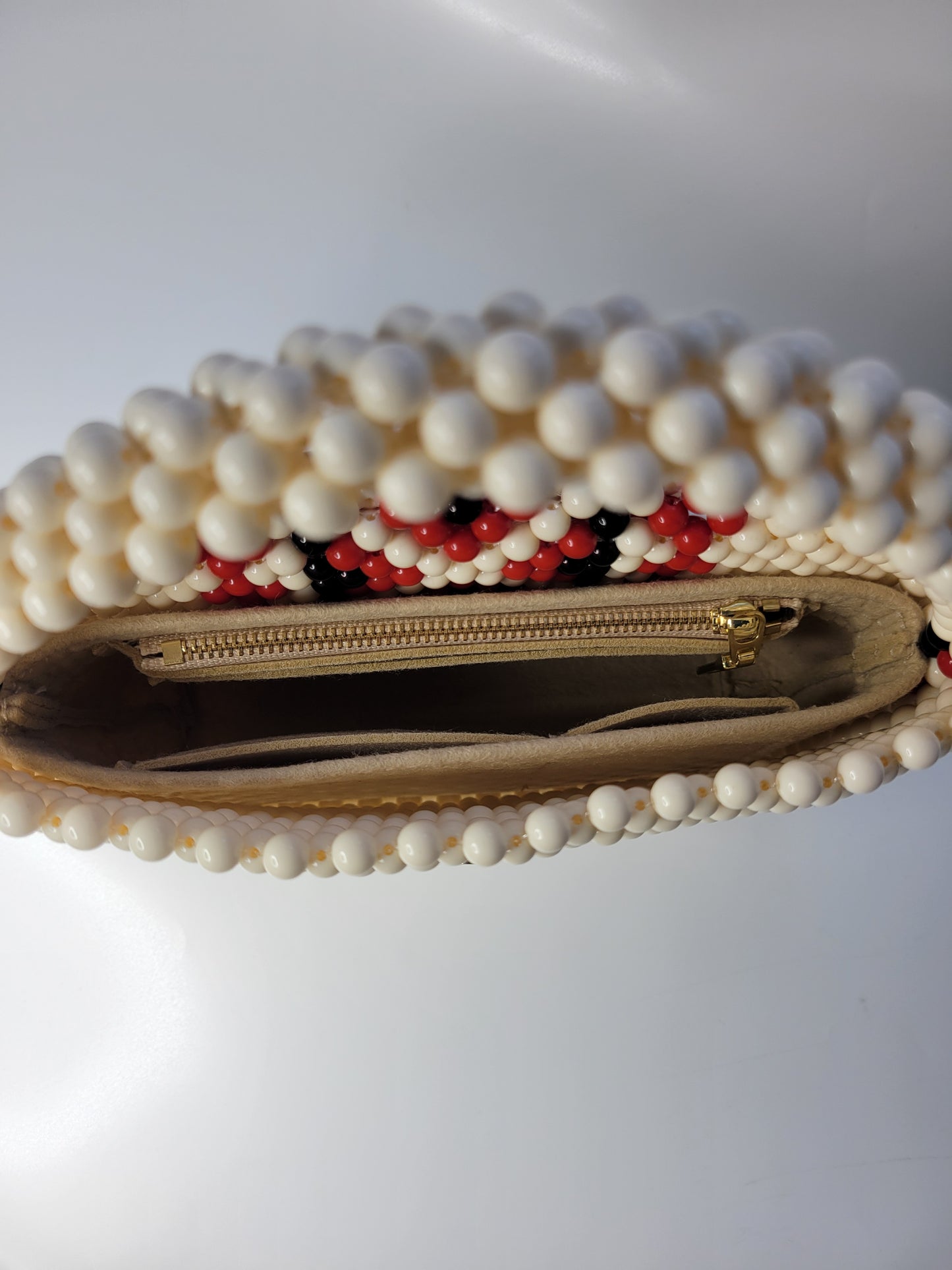 Vyshyvanka Beige – Beaded Handbag with Inner Pouch